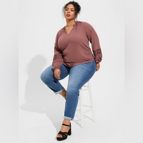 Torrid Womens Mauve Gauze Crochet Lace Balloon Sleeve Ruffle Neck Blouse Size 2 - Picture 2 of 9